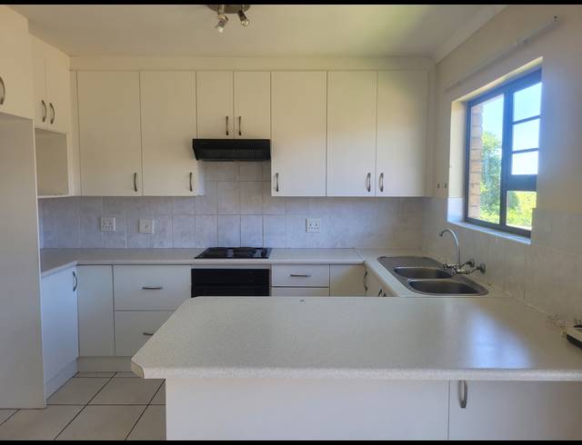 3 BEDROOM TOWNHOUSE FOR SALE IN BEACON BAY
